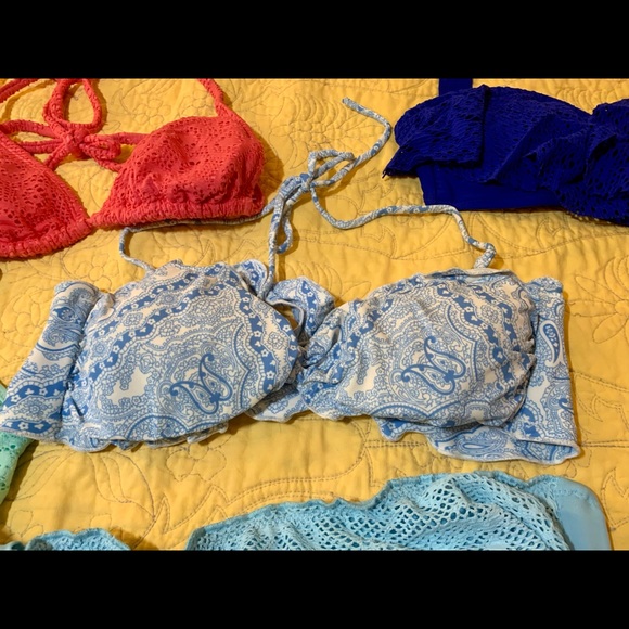 Lot of swim suit tops - Picture 7 of 16